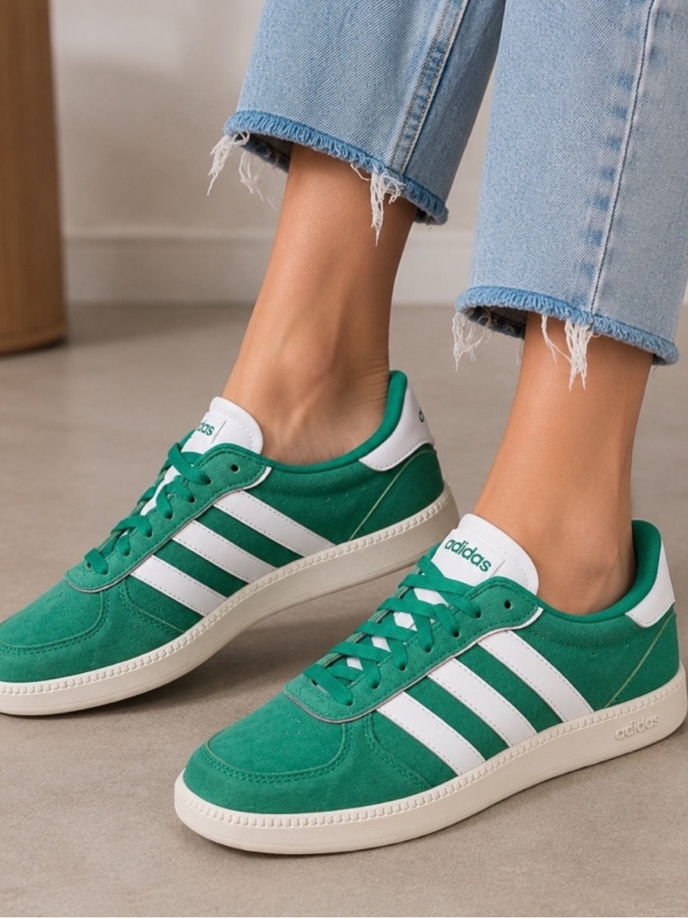 Adidas Breaknet Sleek Green White Women's Size 8 (fits like 8.5)